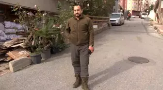 Kadıköy'de motosiklet sürücüsü minibüsün altında kaldı