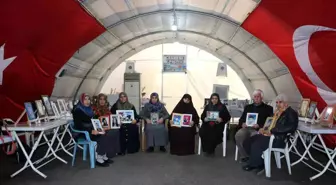 Diyarbakır'da 5. yılında da evlat nöbetini sürdüren anne, oğluna teslim olması için çağrıda bulundu