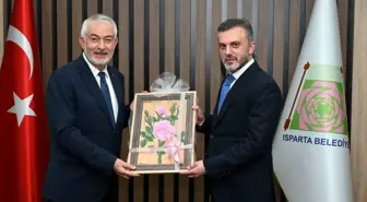 AK Parti Genel Başkan Yardımcısı Erkan Kandemir, Isparta Belediye Başkanı Şükrü Başdeğirmen'i ziyaret etti