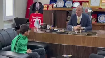 Başkan Büyüksu, Türkiye şampiyonu olan Bülent Düzen'i makamında ağırladı