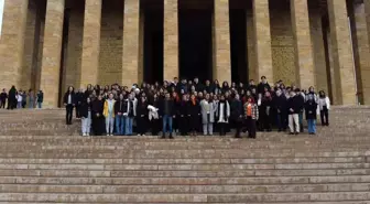 İzmit Belediyesi Çınar Akademi Öğrencileri Anıtkabir'i Ziyaret Etti