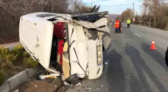 Elazığ'da hafif ticari araç ile minibüs çarpıştı: 4 yaralı