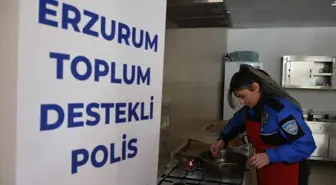 Erzurum'da polisler Sevgi Evleri'ndeki çocukları mutlu ediyor