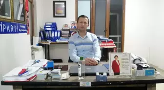 İYİ Parti Kırkağaç İlçe Başkanı Levent Komşu'nun istifasının ardından yeni başkan atandı