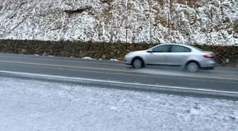 Kırklareli'nin yüksek kesimlerinde kar etkili oldu