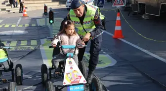Siirt'te Emniyet Kemeri Bilgilendirme Etkinliği