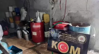 Van'da Gümrük Kaçağı Malzemeler Ele Geçirildi