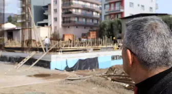 Köşk Belediye Başkanı Nuri Güler, yüzme havuzu inşaatını inceledi