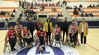 Gazişehir Gaziantep Tekerlekli Sandalye Basketbol Takımı Engelliler Günü'nde gösteri maçı yaptı