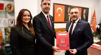 Kartal Belediye Başkanı Gökhan Yüksel, 2024 yerel seçimlerinde aday adaylığı başvurusunu yaptı