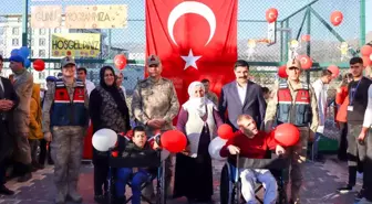 Siirt İl Jandarma Komutanlığı Özel Gereksinimli Çocukları Ziyaret Etti