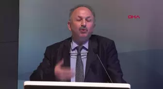 Yapay Zeka Zirvesi'nde Yapay Zeka ile Sanatçı Karşı Karşıya Geldi