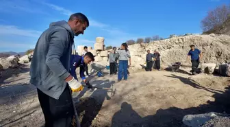 Osmaniye'de Kastabala Antik Kenti'nde Tapınak Kalıntıları Bulundu