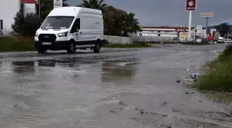 Kuşadası-Davutlar Yolu Sağanak Yağış Sonrası Göle Döndü