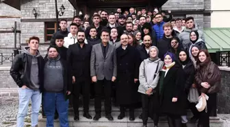 Osmangazi Belediye Başkanı Mustafa Dündar, gençlerle bir araya geldi