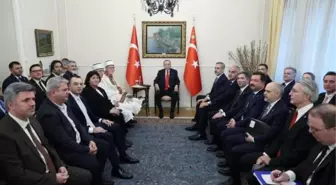 Cumhurbaşkanı Erdoğan, Türkiye'nin Atina Büyükelçiliğini ziyaret etti