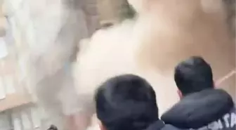 Sur ilçesindeki 5 katlı bina yıkılma anı kameralara yansıdı