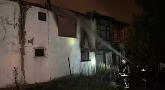 Düzce'de İki Katlı Evde Yangın Çıktı