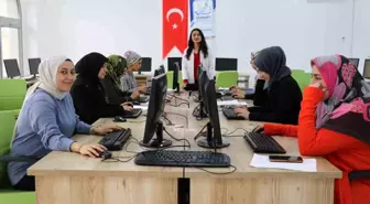 Edremit Belediyesi Kadın Kursları Aile Ekonomisine Katkı Sağlıyor