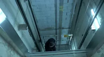 Asansörlerde Kırmızı ve Sarı Etiketlere Dikkat!