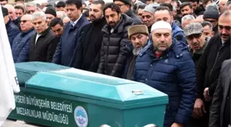 Altay Kaptanı İbrahim Öztürk'ün Annesi Kibar Öztürk Son Yolculuğuna Uğurlandı