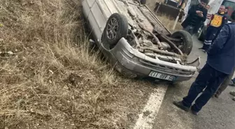 Amasya'da otomobil devrildi, 2 kişi yaralandı