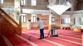Aksaray'da Tüm Camiler Belediye Ekiplerince Temizlendi
