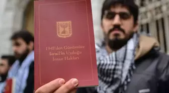 Filistin İnisiyatifi Gönüllüleri İsrail'in İnsan Hakları İhlallerini İçeren Kitabı Postaya Verdi