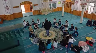 Eskişehir'de İlkokul Öğrencileri Ali Çavuş Cami'ni Ziyaret Etti