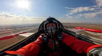Hava Kuvvetleri Komutanı Orgeneral Ziya Cemal Kadıoğlu Türk Yıldızları'nın eğitim uçuşuna katıldı