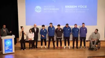 Sakarya Büyükşehir Belediyesi Engelliler Günü'nde Sanat Sergisi Düzenledi