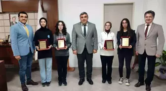 Afyonkarahisar Süleyman Demirel Fen Lisesi Türkiye Münazara Yarışmasında 3. oldu