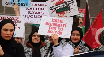 Erzurum'da Doktorlar İsrail'in Saldırılarını Protesto Etti