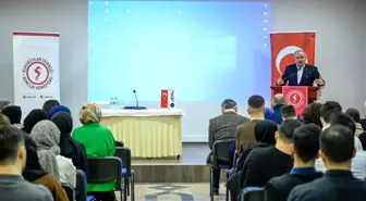 Mustafa Şentop Yalova'da Hukukçular Derneği Gençlik Komisyonu'nun söyleşi programına katıldı