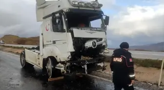 Kırıkkale'de Tır Çarpışması: Sürücü Yaralandı