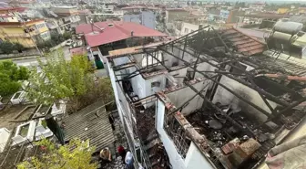 Söke'de bir ev yangında tamamen kül oldu