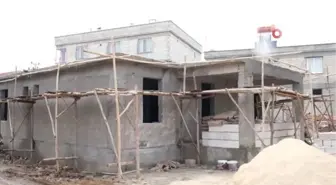 Depremde hasar gören evini yeniden yapmaya başlayan Gaziantepli Ekrem Şahin'in hikayesi