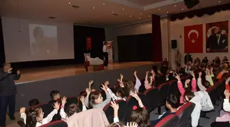 Keşan'da çocuklar için tiyatro sahnelendi