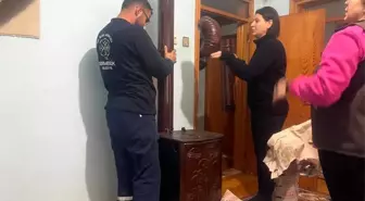 Germencik Belediyesi İhtiyaç Sahiplerine Soba ve Yakacak Yardımı Yapıyor