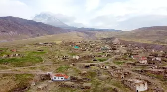 Hasan Dağı eteklerindeki boşaltılan köyde tek başına yaşayan 68 yaşındaki Selami Salman'ın zorlu hayatı