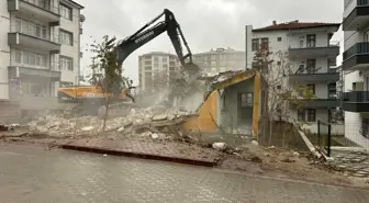 Kırıkkale Belediyesi Metruk Yapıları Yıkıyor