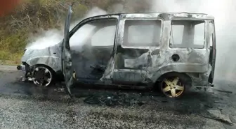 Kastamonu'da seyir halindeki araç alevlere teslim oldu