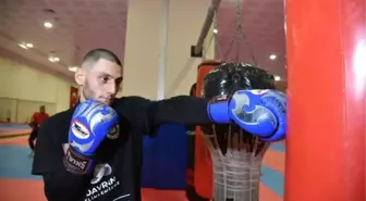 Antalya'da Sigarayı Bırakan Genç Muay Thai Şampiyonu