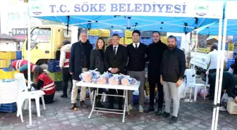 Söke Belediyesi, Hayırsever Üreticinin Bağışladığı Mandalinaları Dağıttı