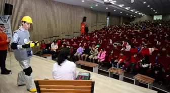 Bağcılar Belediyesi ve Battalgazi Belediyesi İş Birliğiyle Depremzede Çocuklara Ücretsiz Tiyatro Oyunu