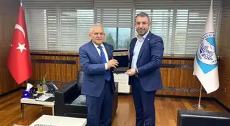 Başkan Büyükkılıç, Nevşehir Karapınar Belediye Başkanı ve Umut Çınarı Derneği'ni Ağırladı