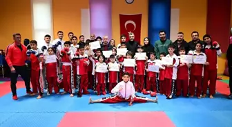 Yeşilyurt Belediyesi Genç Sporculara Sertifikalarını Takdim Etti