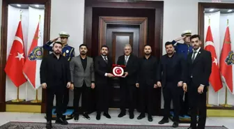 Genç Sağlık Sendikası Genel Başkanı Osman Kaya ve sendika yöneticileri Emniyet Genel Müdürü Erol Ayyıldız'ı ziyaret etti