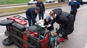 Samsun'da 3 tekerli bisiklet ile ambulans çarpıştı: Yaralılar var