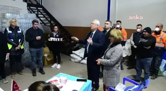 Karabağlar Belediyesi Üreticilere Ücretsiz Gübre Dağıtıyor